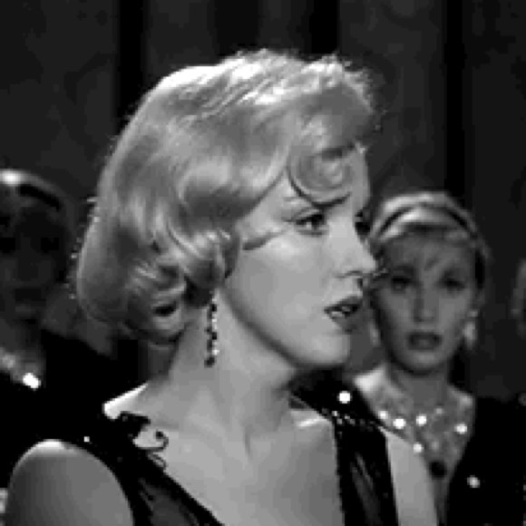 Meet your Posher, Moni - Picture 1 of 1